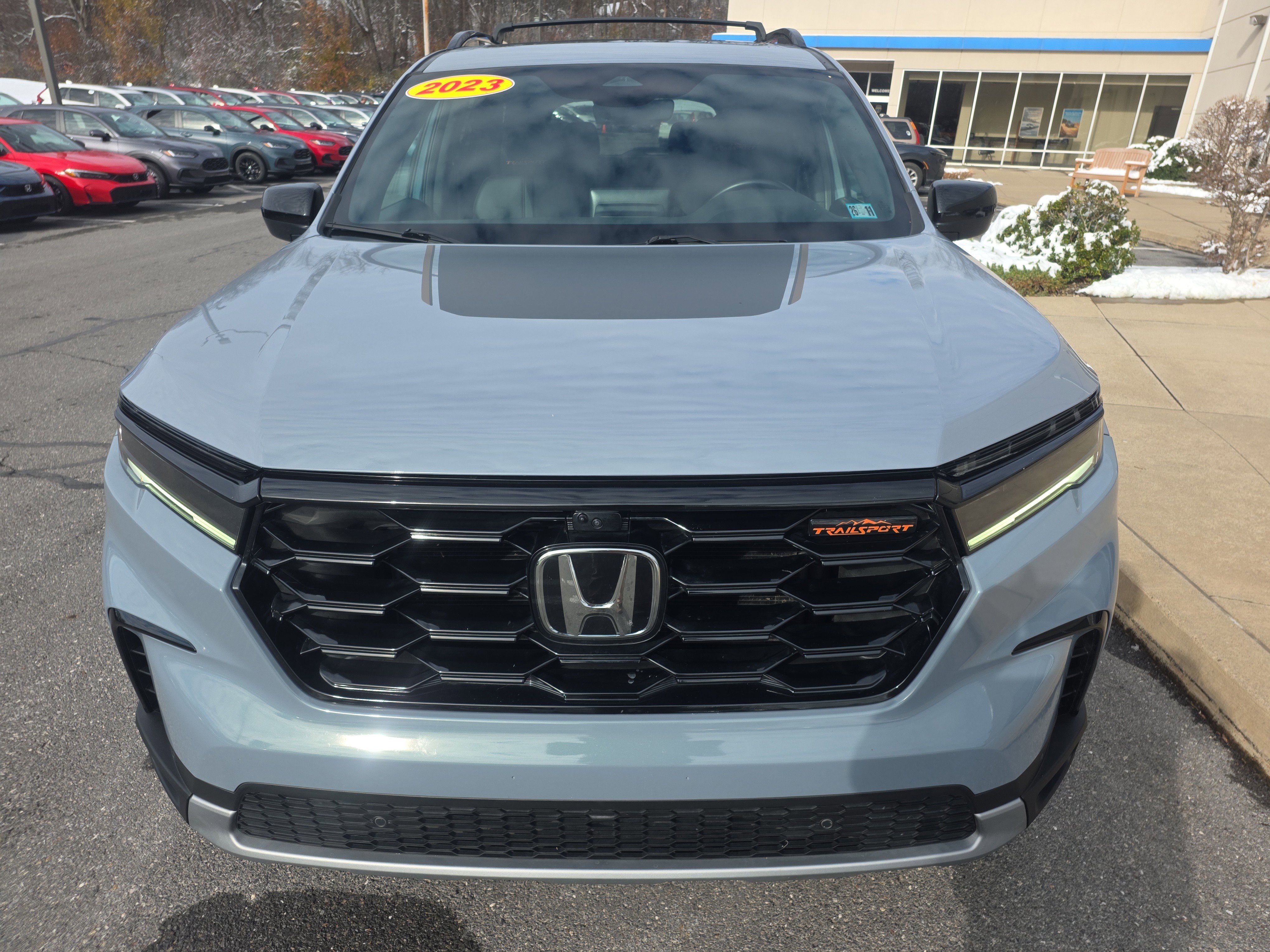 Used 2023 Honda Pilot TrailSport image 2
