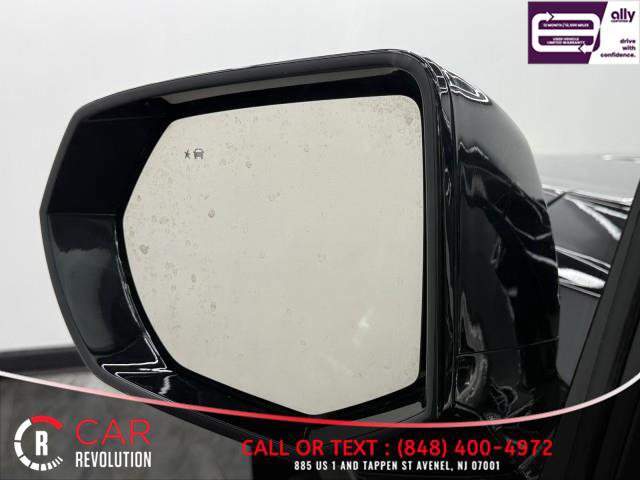 Used 2024 GMC Yukon XL SLT image 46