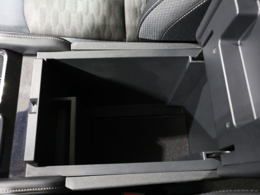 Used 2024 Nissan Pathfinder SV image 30