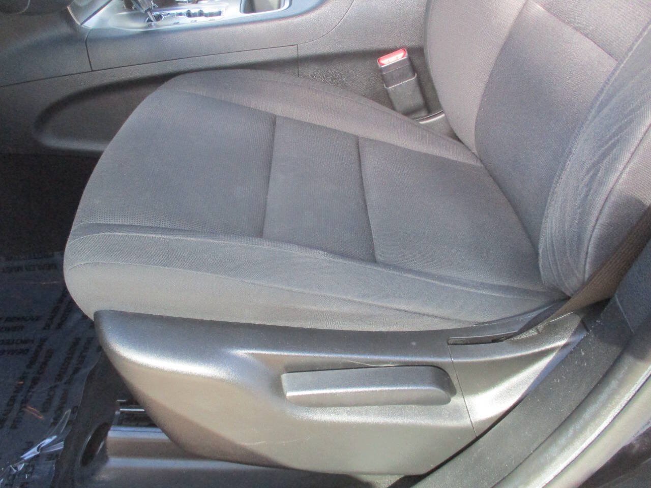 Used 2012 Jeep Grand Cherokee Laredo AWD/4WD image 13