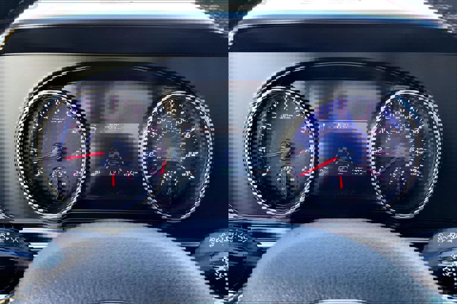 Used 2022 Kia Carnival LX image 25