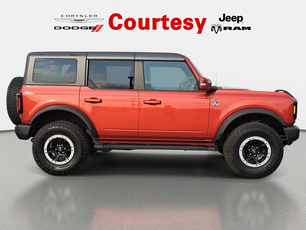 Used 2023 Ford Bronco Outer Banks w/ Sasquatch Package AWD/4WD image 3