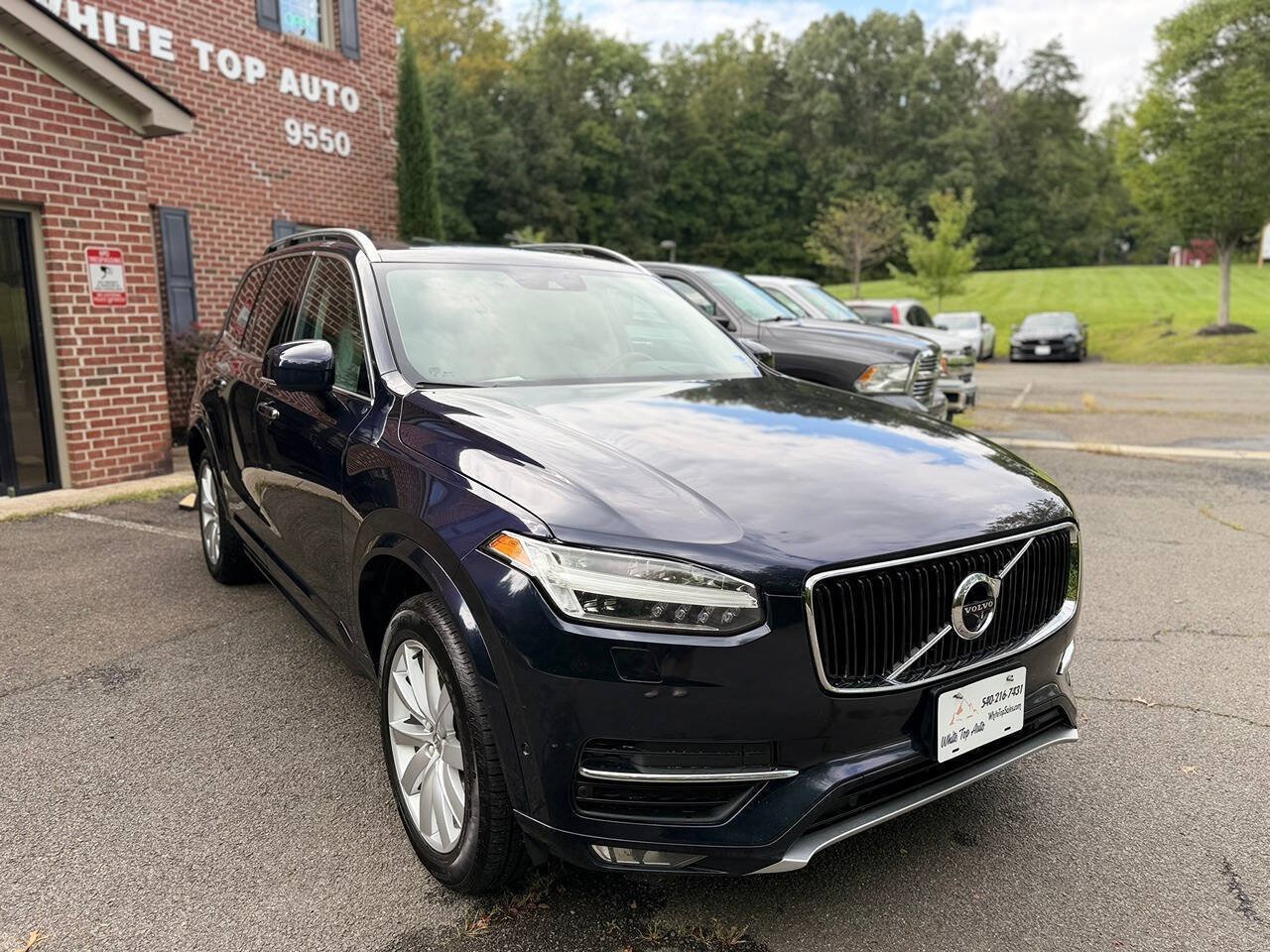 Used 2017 Volvo XC90 T6 Momentum w/ Vision Package AWD/4WD image 9