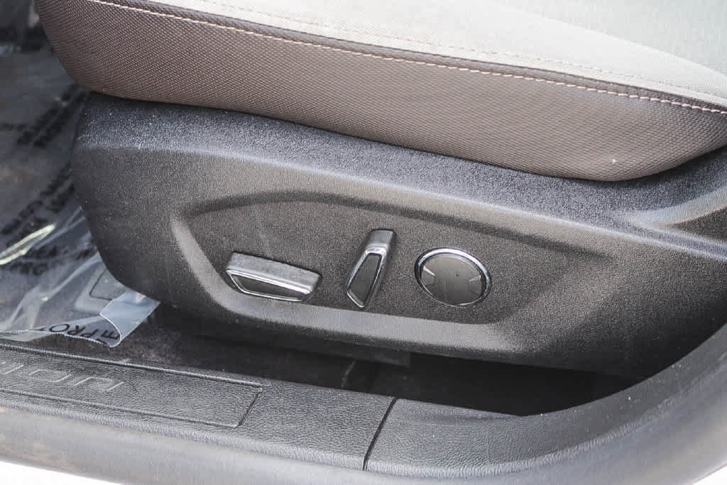 Used 2020 Ford Fusion SE w/ Equipment Group 151A FWD image 18