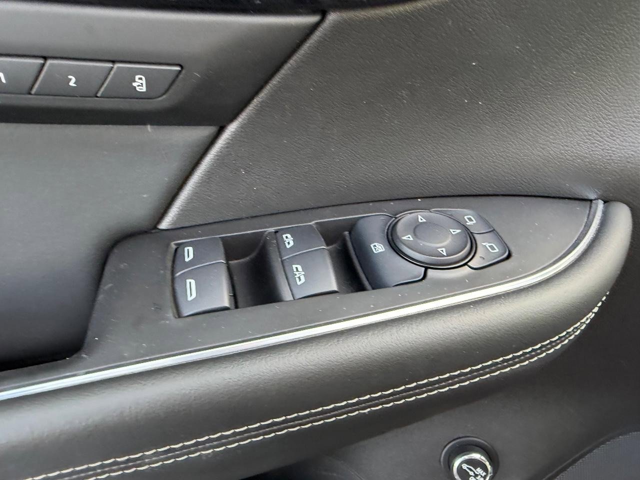 Used 2021 Buick Envision Essence w/ Sport Touring Package image 19