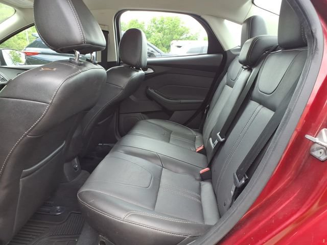Used 2014 Ford Focus SE w/ Equipment Group 201A FWD image 9