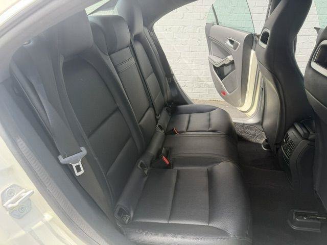 Used 2015 Mercedes-Benz CLA 250 image 12