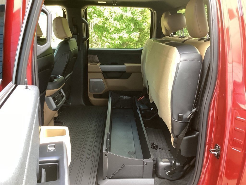 New 2025 Ford F250 Lariat w/ Black Appearance Package image 40