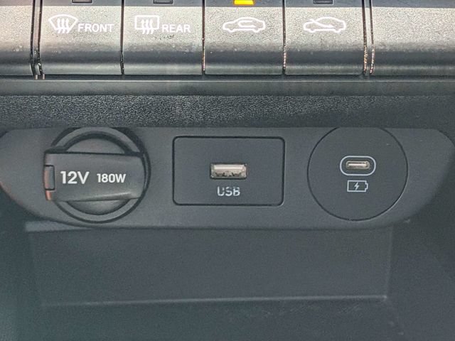 Used 2024 Hyundai Elantra SEL FWD image 25