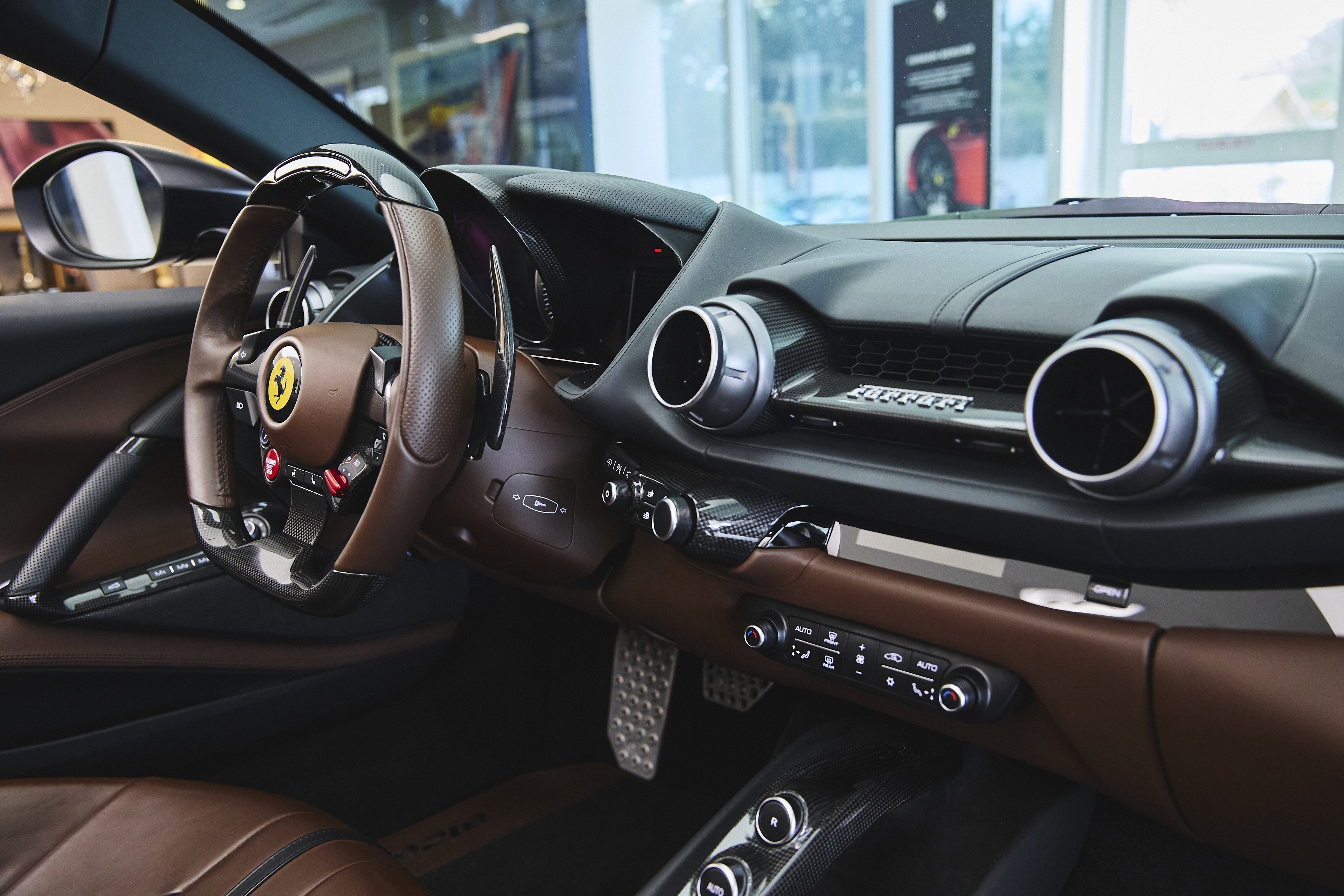 Used 2022 Ferrari 812 GTS image 35