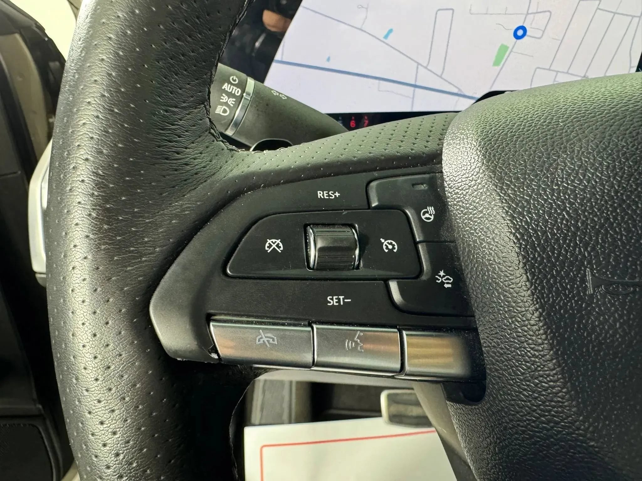 Used 2025 Cadillac XT4 Sport FWD image 15