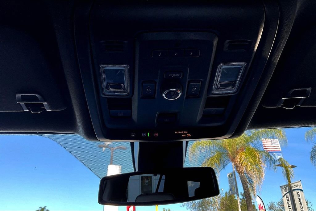 Used 2022 Chevrolet Tahoe Z71 w/ Luxury Package image 16