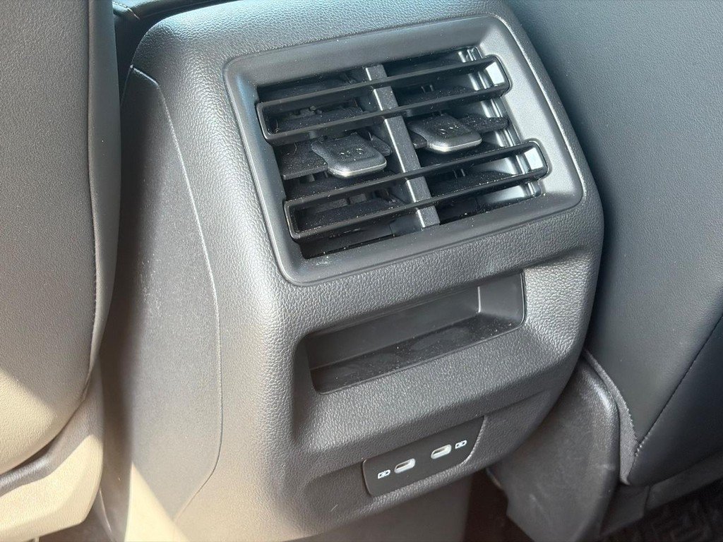 Certified 2026 Volkswagen Tiguan SE FWD image 11