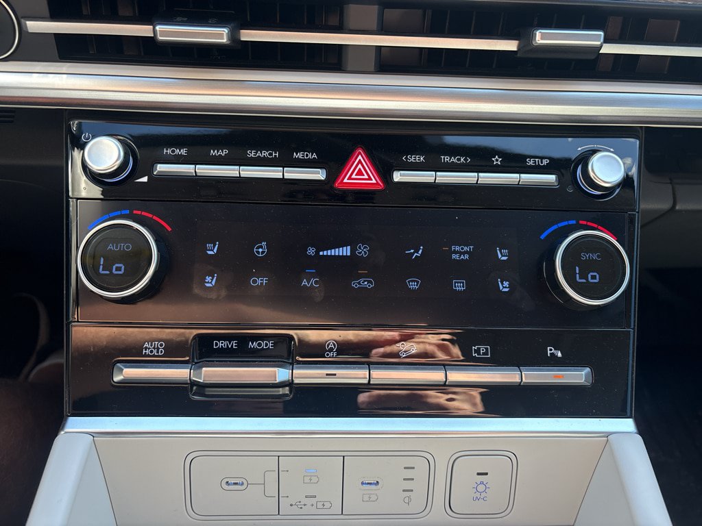 Used 2024 Hyundai Santa Fe Limited FWD image 28