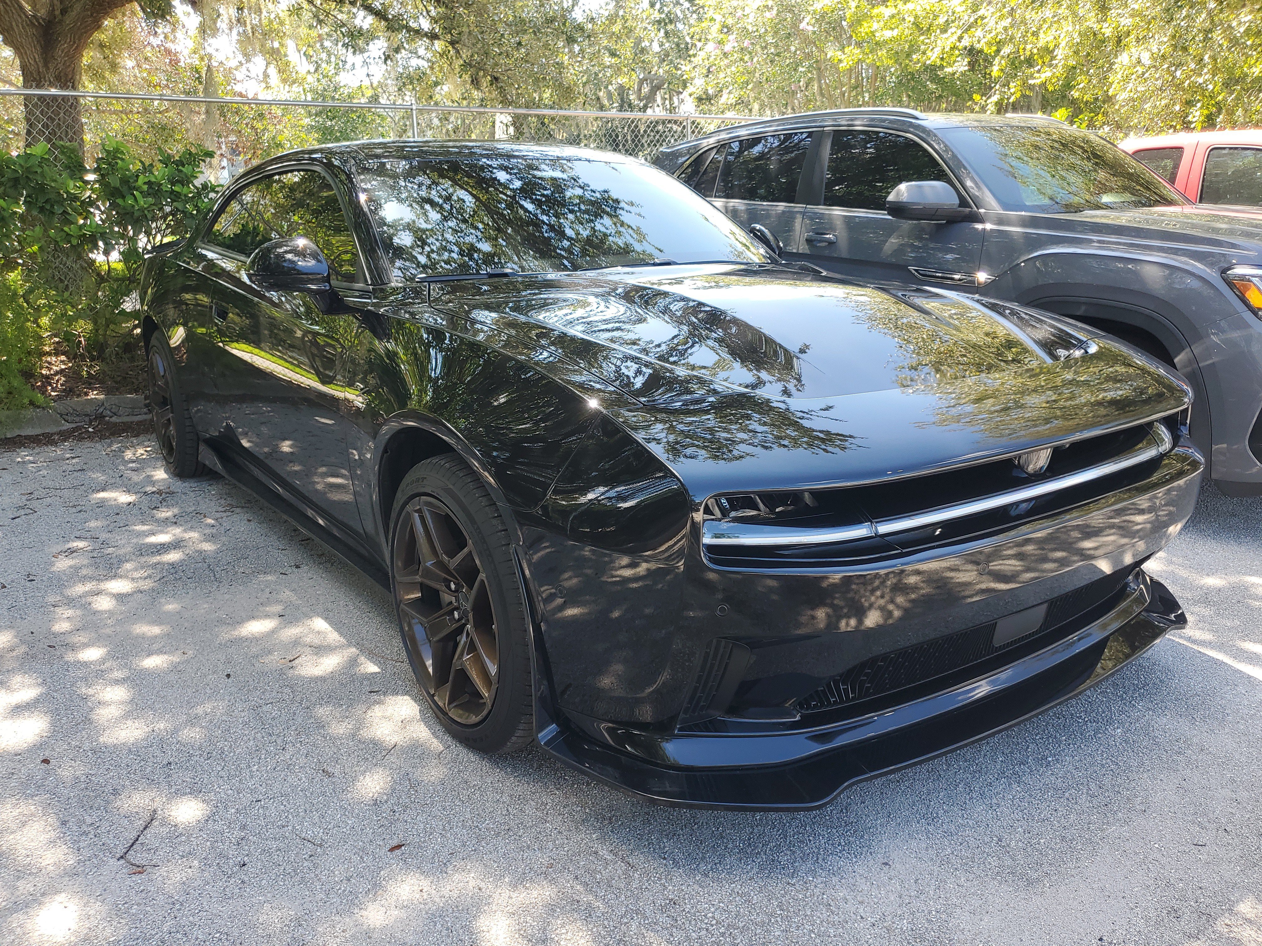 Used 2024 Dodge Charger Daytona R/T w/ Plus Group AWD/4WD image 2