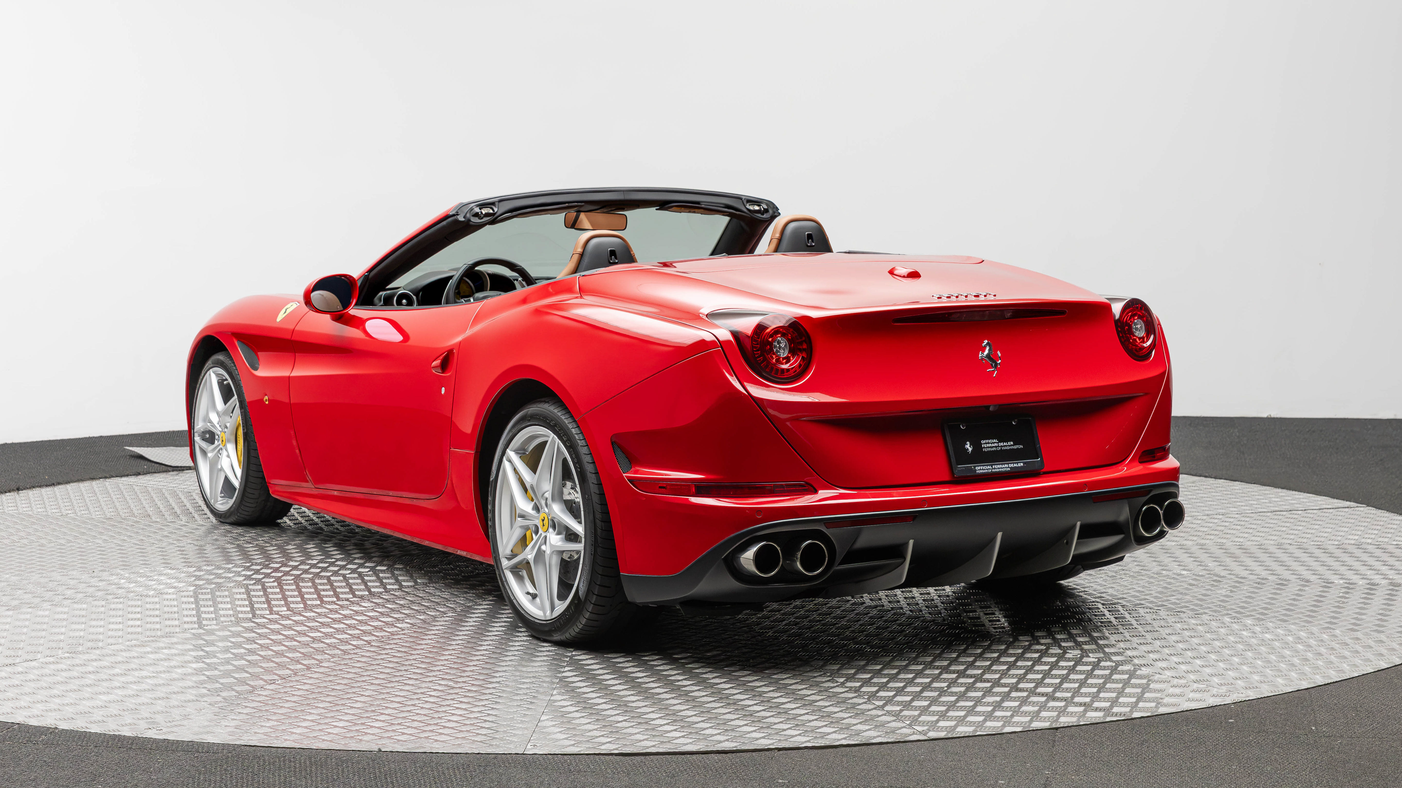Certified 2016 Ferrari California T RWD image 3