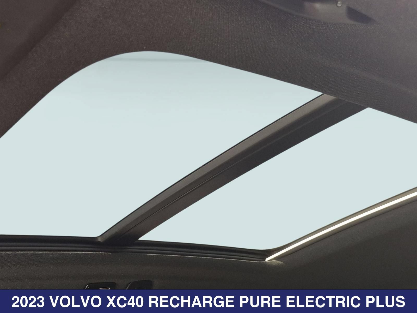 Used 2023 Volvo XC40 Recharge Plus AWD/4WD image 16