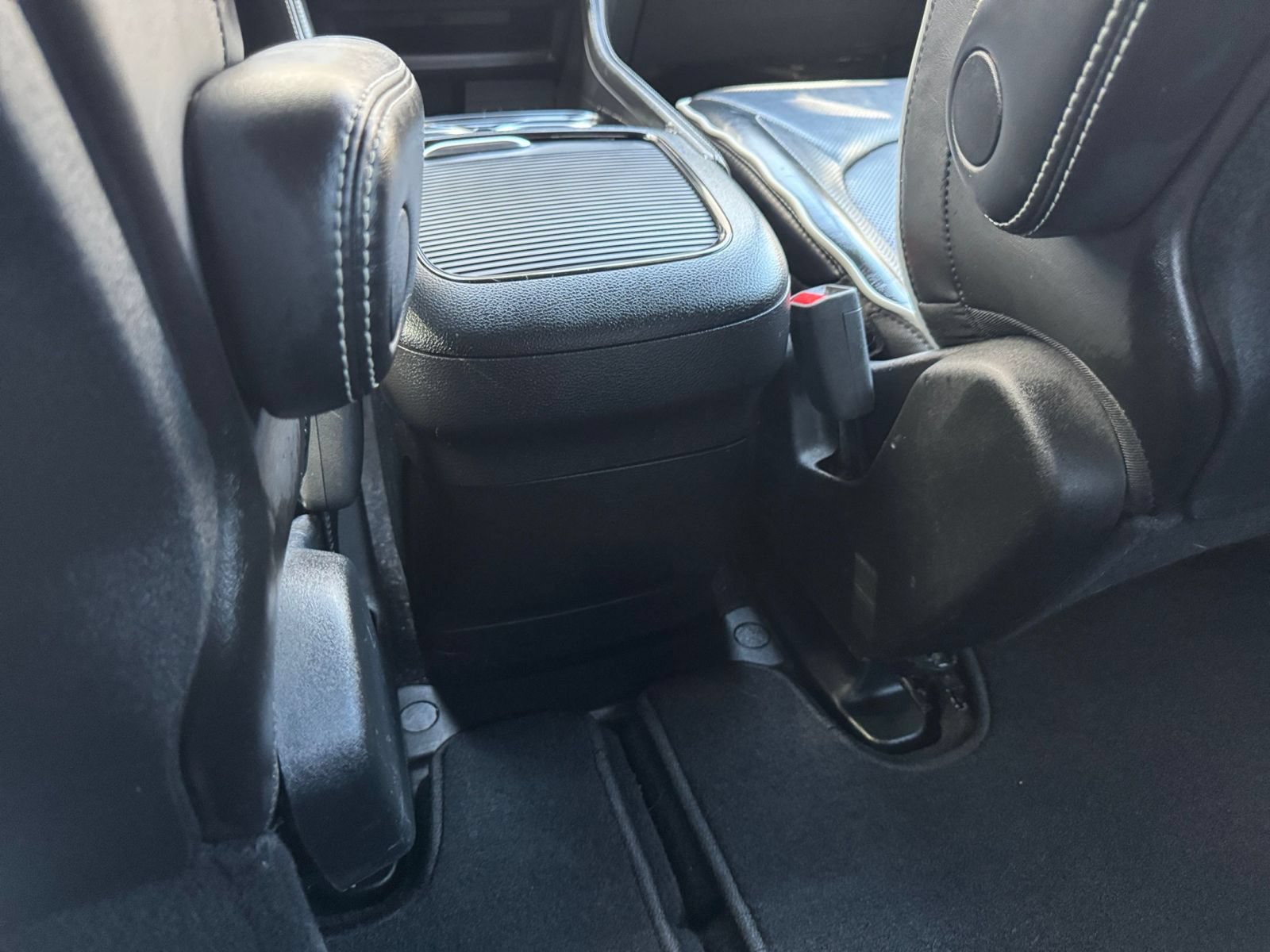 Used 2025 Chrysler Pacifica Limited FWD image 21