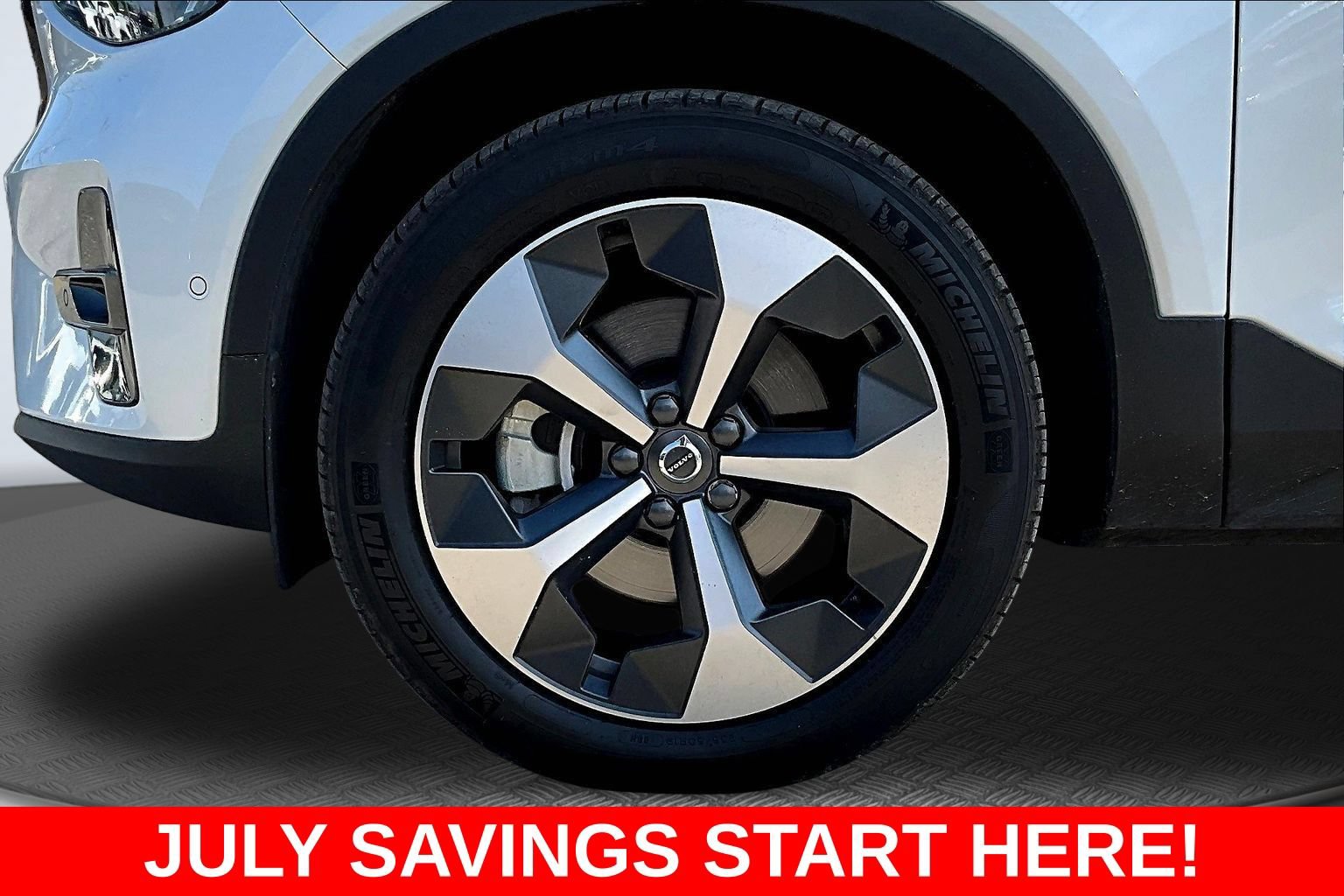 Used 2026 Volvo XC40 B5 Plus AWD/4WD image 42