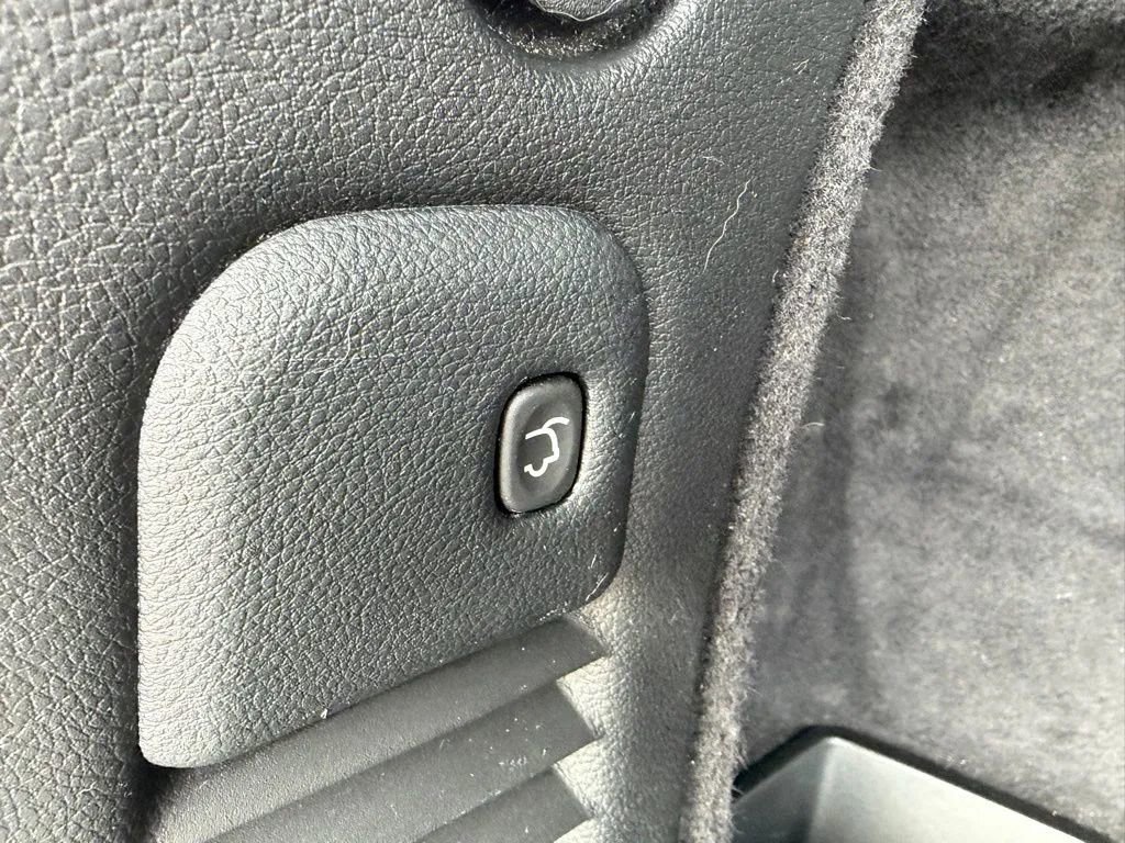 Used 2022 Dodge Durango SRT w/ Technology Group AWD/4WD image 36