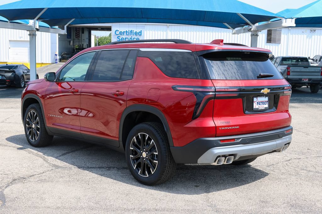 New 2026 Chevrolet Traverse LT w/ Sun and Wheel Package FWD image 5