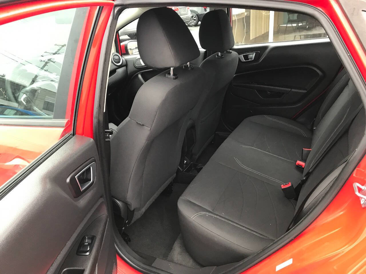 Used 2014 Ford Fiesta SE w/ Comfort Package image 9