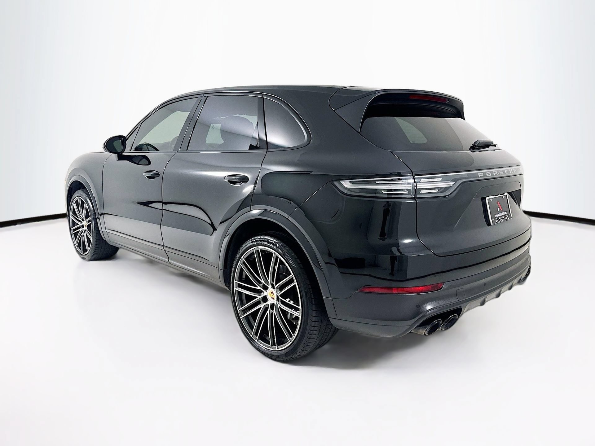 Used 2023 Porsche Cayenne Platinum Edition AWD/4WD image 6