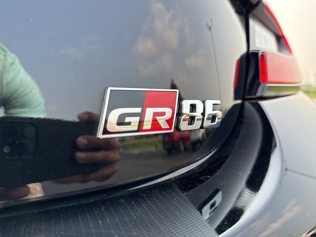 Used 2024 Toyota GR86 Premium image 3