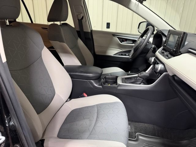 Used 2021 Toyota RAV4 XLE w/ Convenience Package AWD/4WD image 28