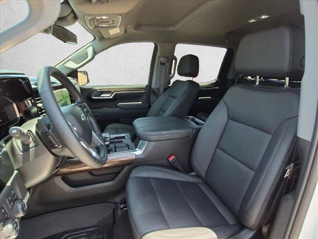 Used 2026 Chevrolet Silverado 1500 LT Trail Boss w/ LT Trail Boss Premium Package AWD/4WD image 16