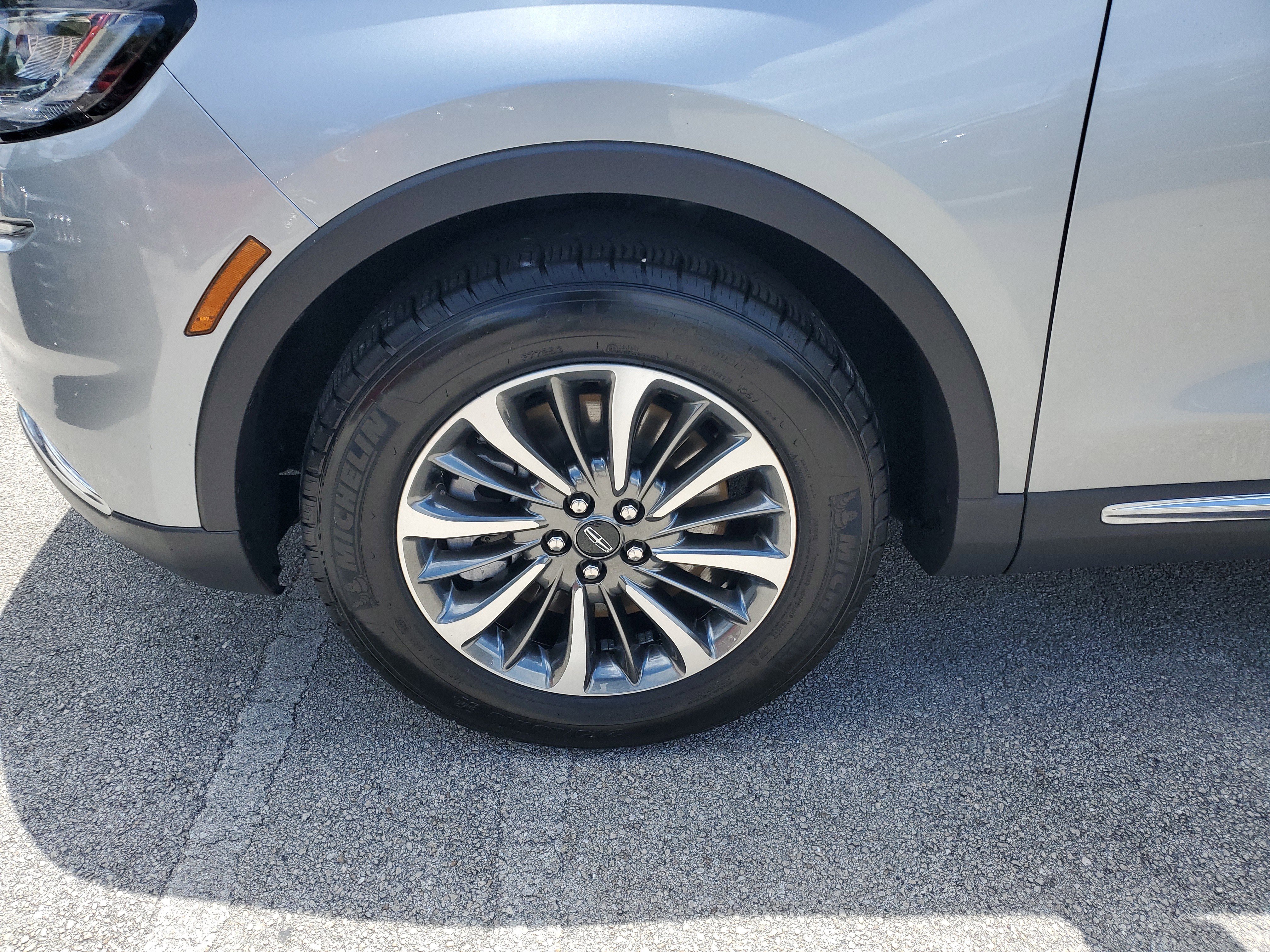 Certified 2023 Lincoln Nautilus AWD image 4