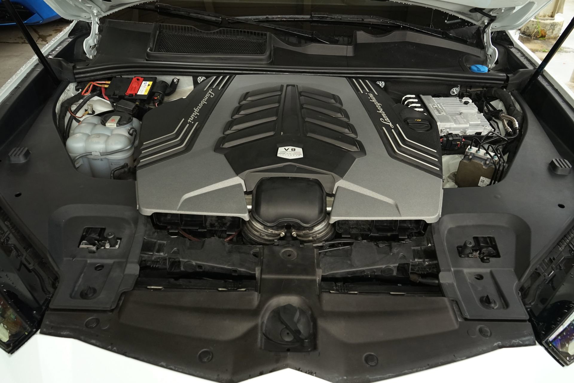 Used 2020 Lamborghini Urus image 36