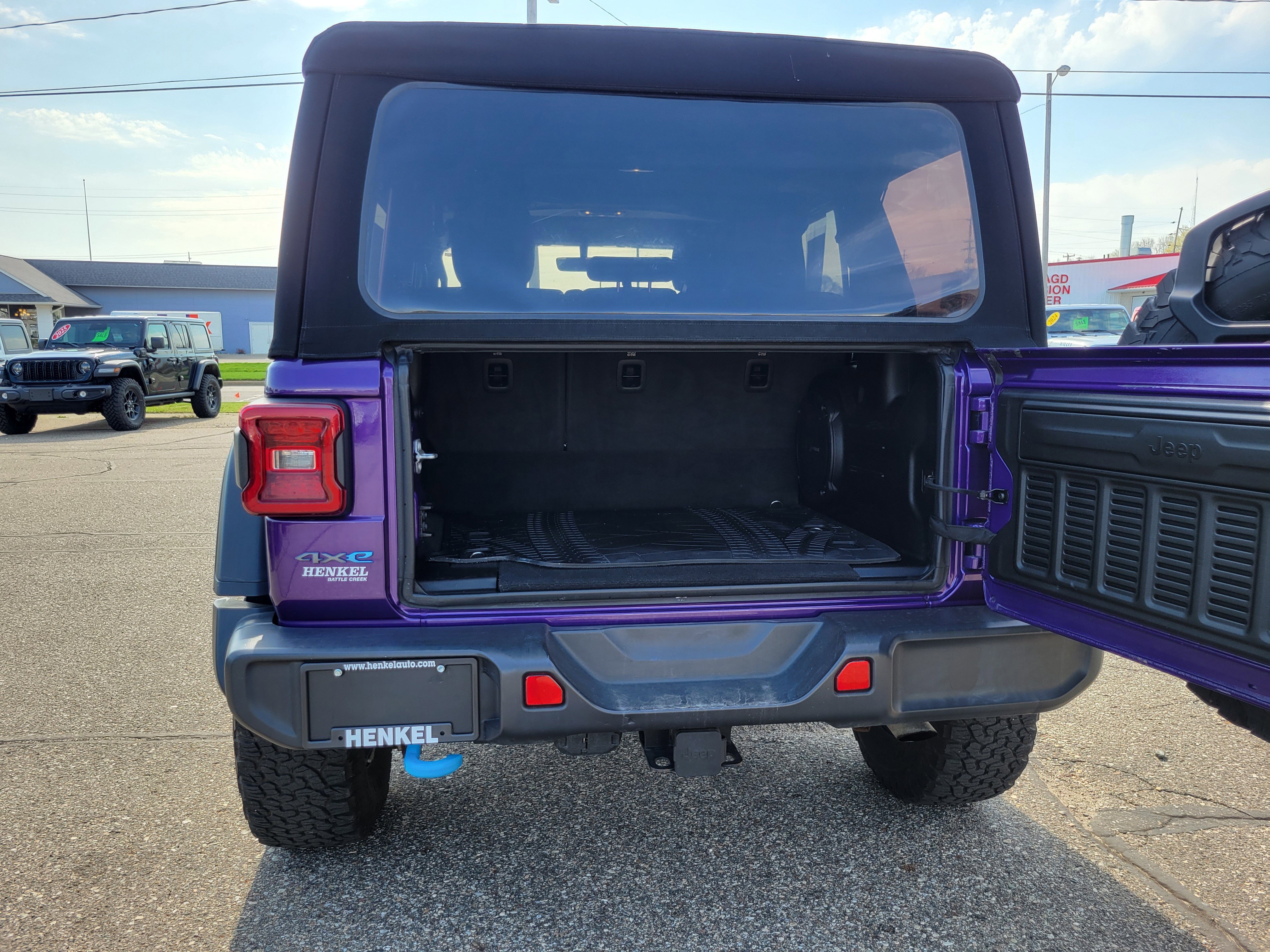 Used 2023 Jeep Wrangler Unlimited Rubicon 4xe AWD/4WD image 20