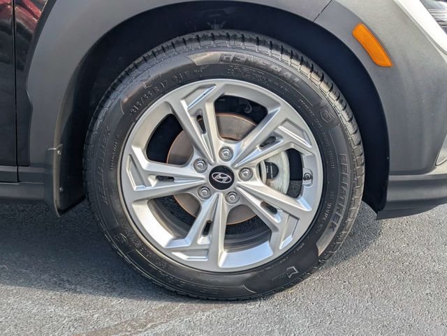 Used 2022 Hyundai Kona SEL FWD image 12
