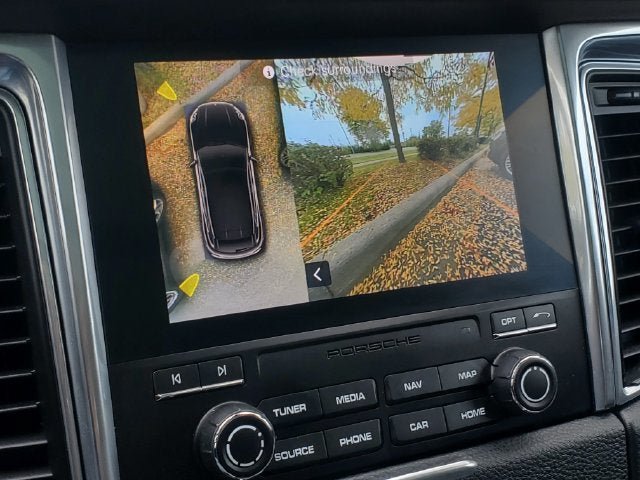 Used 2018 Porsche Macan Turbo AWD/4WD image 19