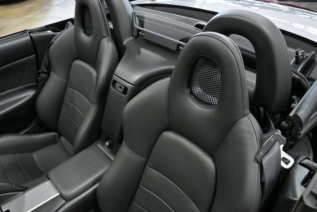 Used 2005 Honda S2000 image 32