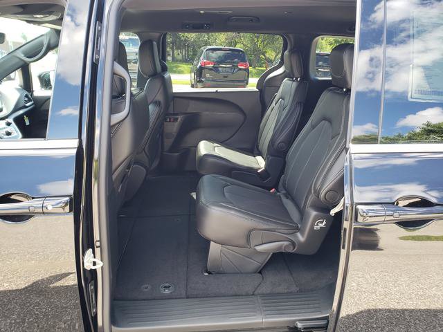 New 2026 Chrysler Voyager LX image 8