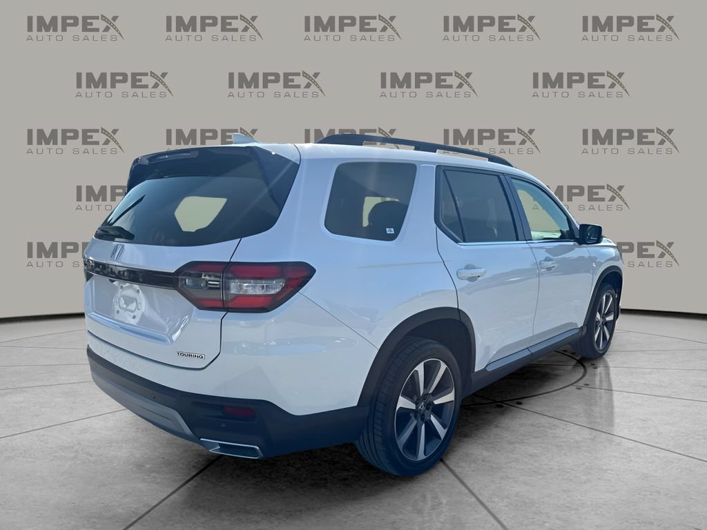 Used 2024 Honda Pilot Touring image 5
