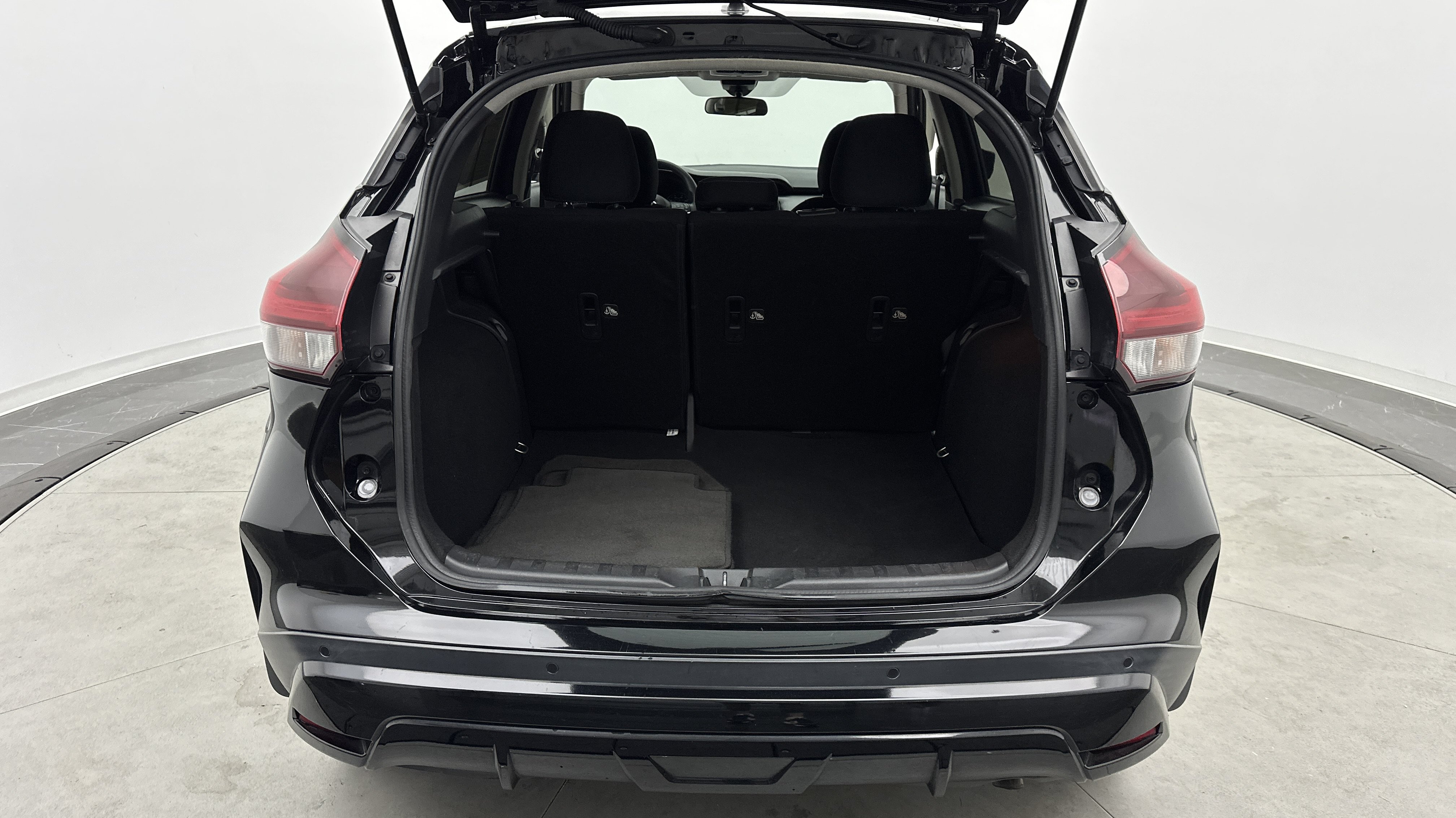 Used 2021 Nissan Kicks SV FWD image 25