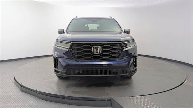 Used 2025 Honda Pilot Sport image 12