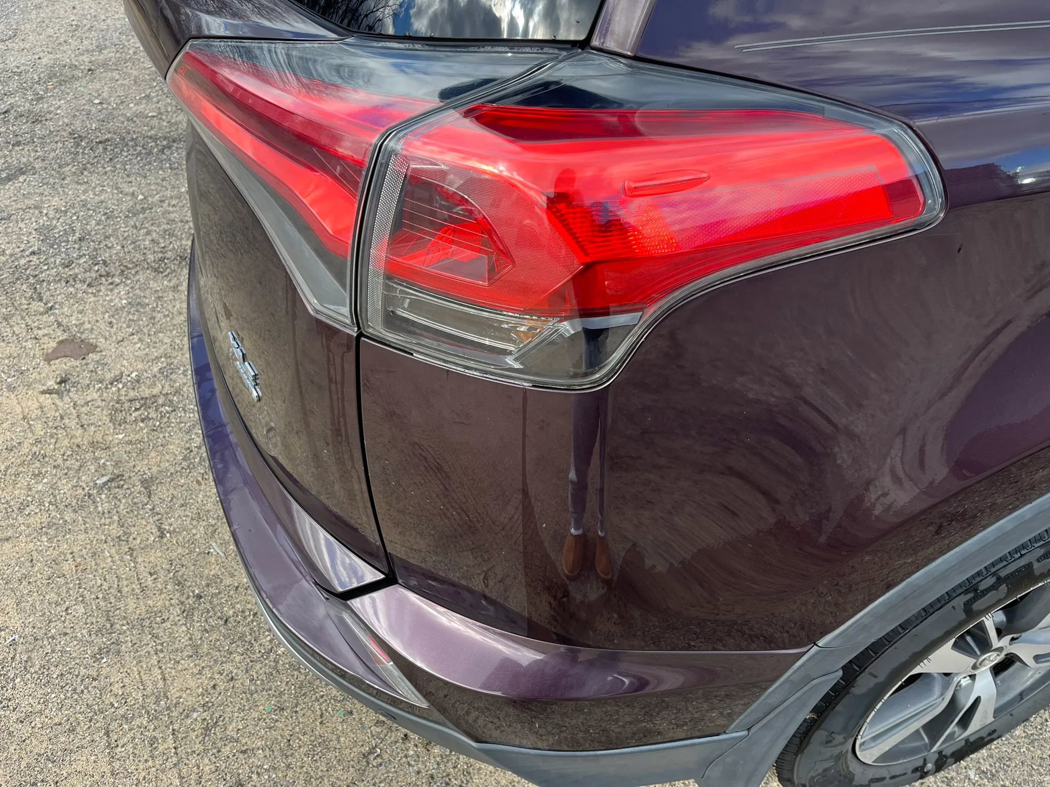 Used 2017 Toyota RAV4 XLE image 29