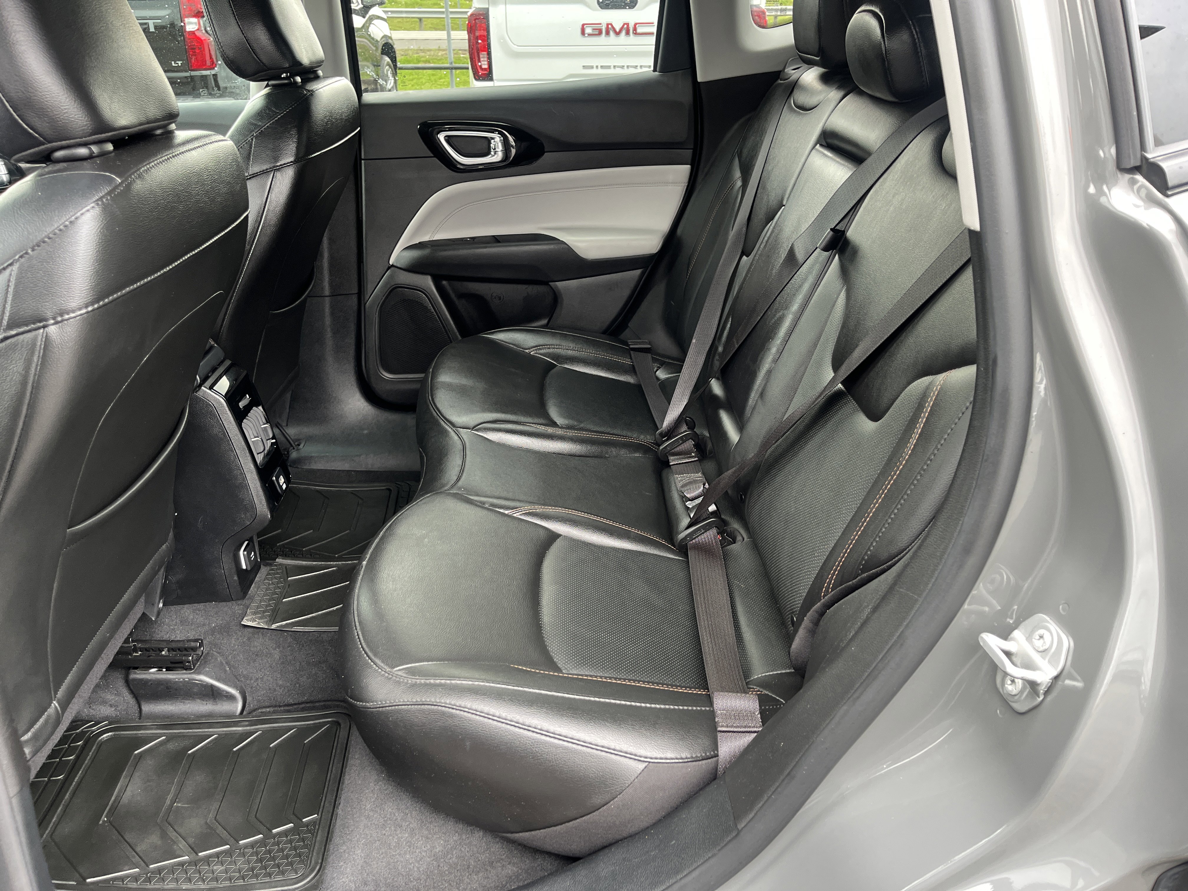 Used 2022 Jeep Compass Limited image 34