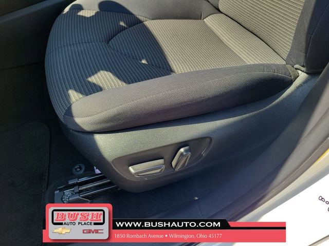 Used 2024 Toyota Highlander LE AWD/4WD image 18