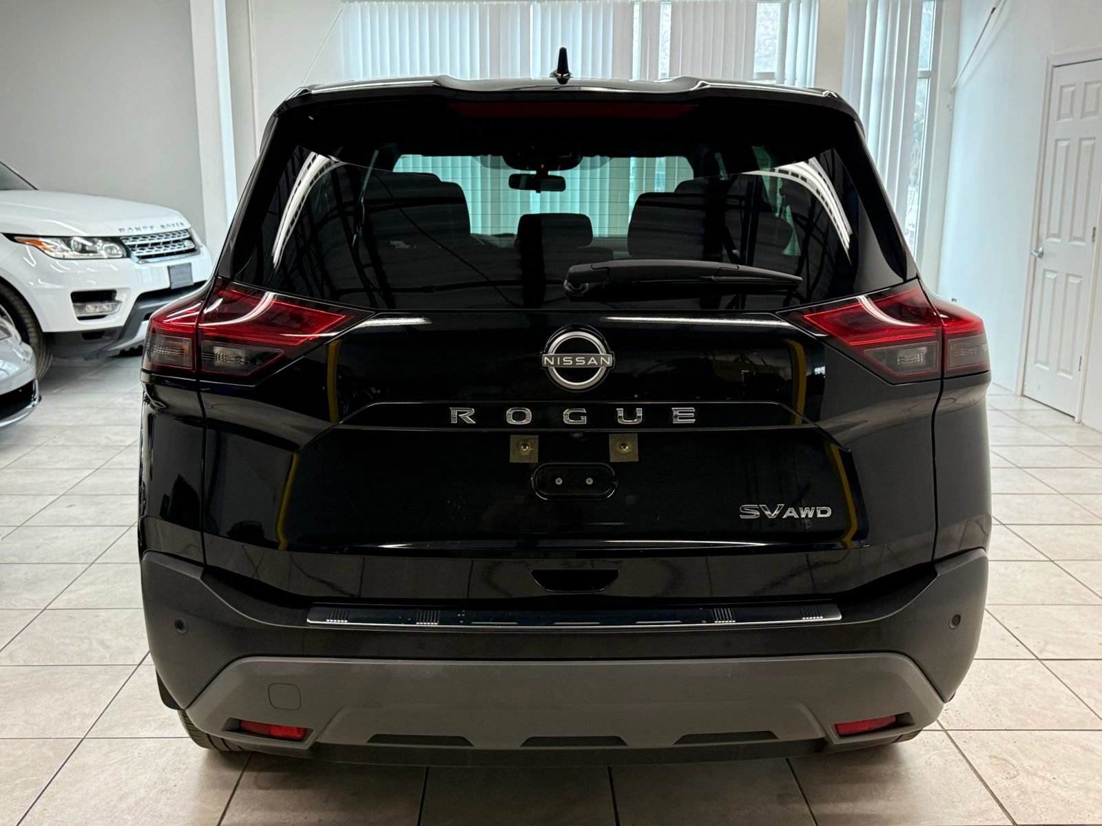 Used 2023 Nissan Rogue SV image 8