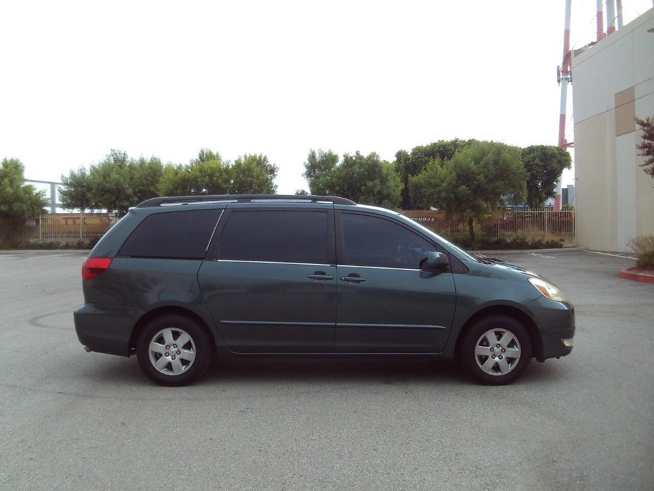 Used 2004 Toyota Sienna XLE image 35