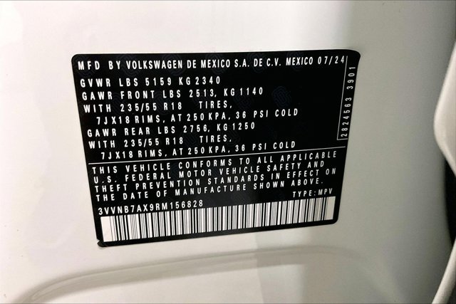 Used 2024 Volkswagen Tiguan SE w/ Panoramic Sunroof Package FWD image 44