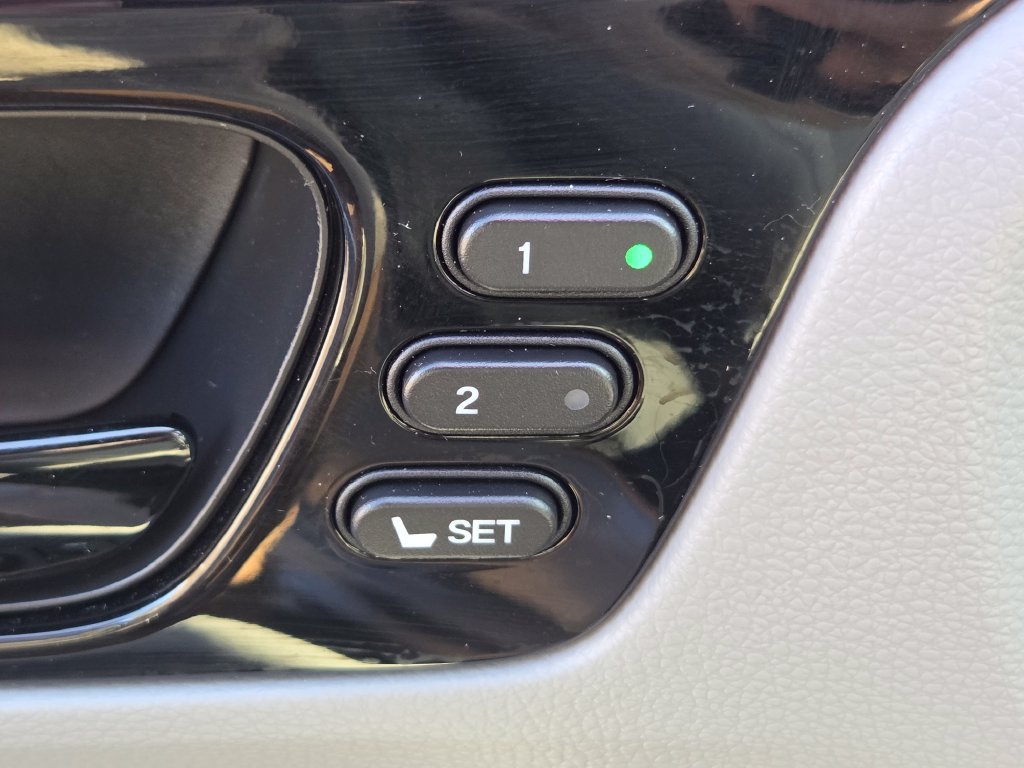 Used 2024 Honda Odyssey Touring image 11
