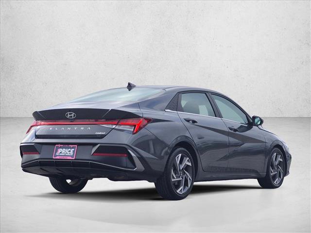 Used 2025 Hyundai Elantra Limited FWD image 5