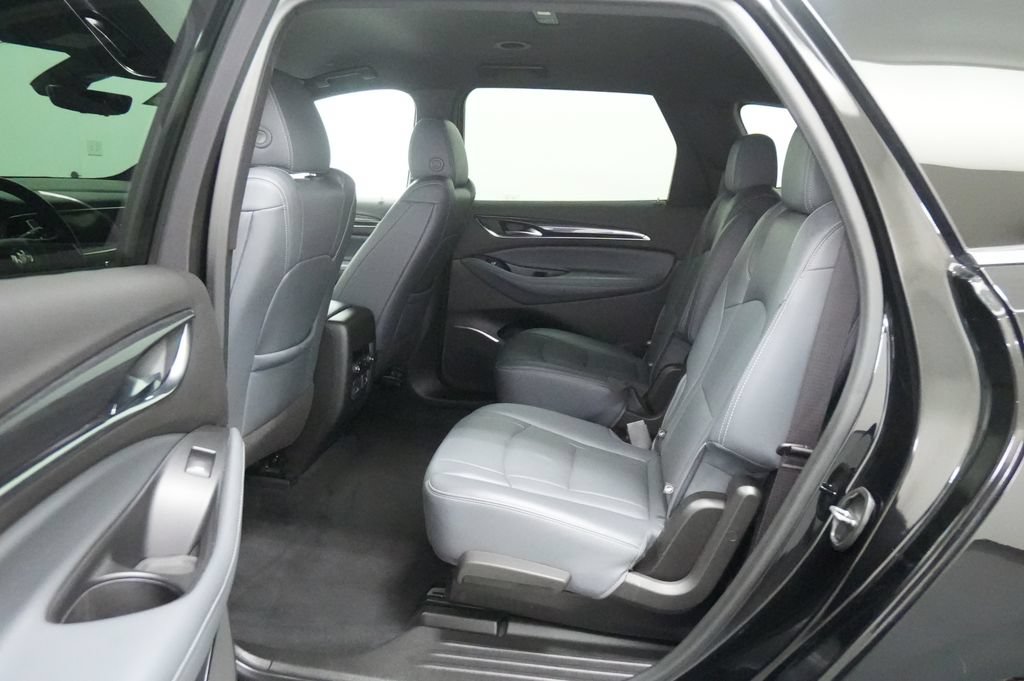 Used 2022 Buick Enclave Premium AWD/4WD image 17