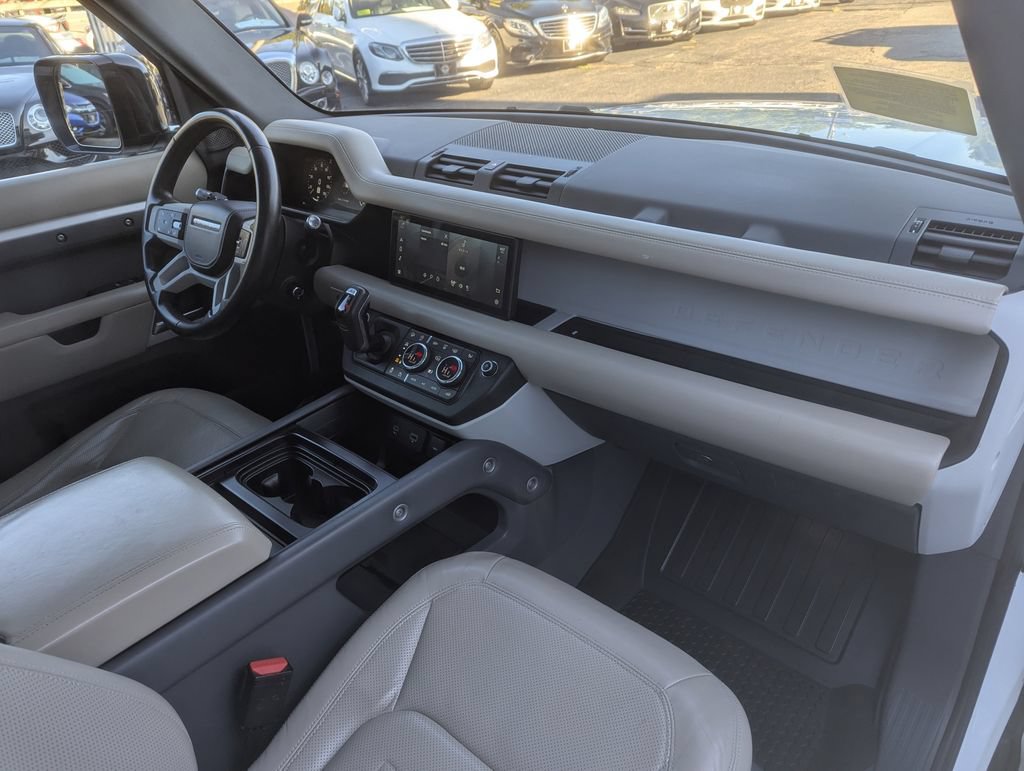 Used 2020 Land Rover Defender 110 HSE AWD/4WD image 34